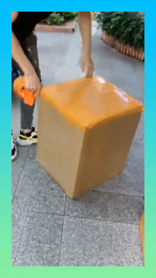 手速超快卻月入兩千 打包師傅背后的堅(jiān)守與抉擇